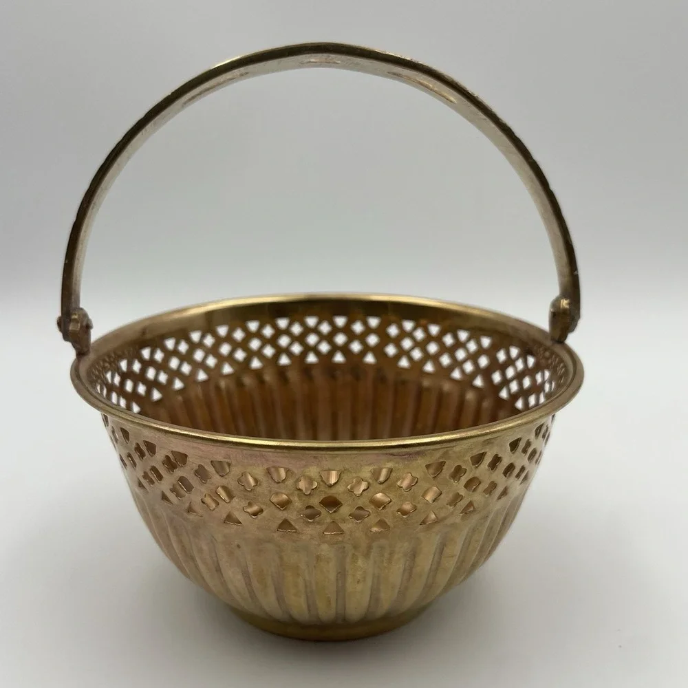 Vintage Cottagecore Brass Basket With Moveable Handle‎ Round With Cut Out Design